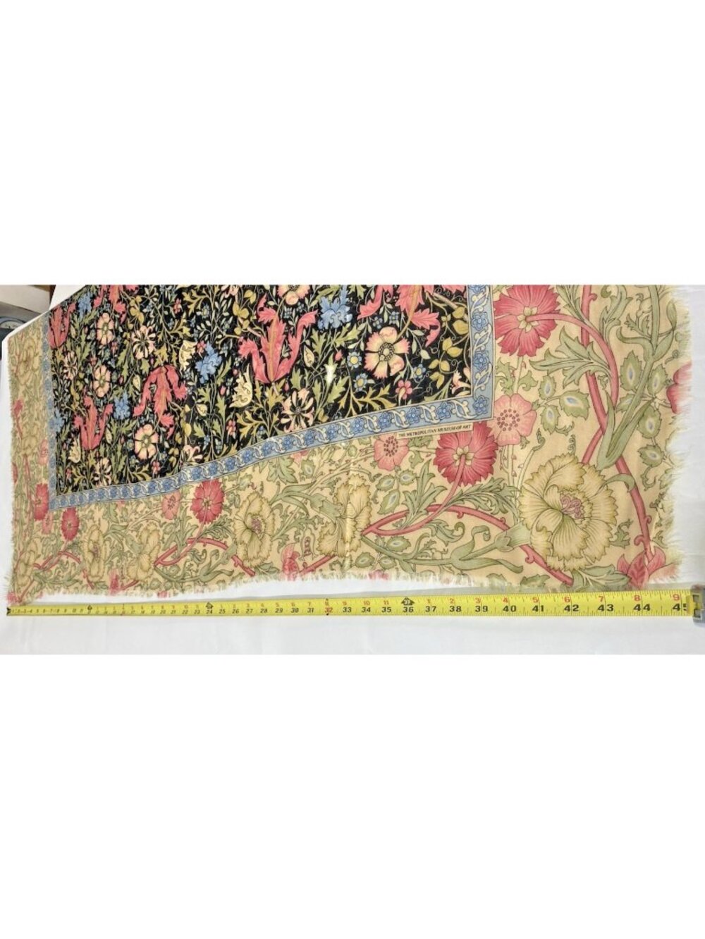 Metropolitan Museum of Art William Morris Compton Wool Silk Scarf Italy 45" READ - Picture 8 of 16
